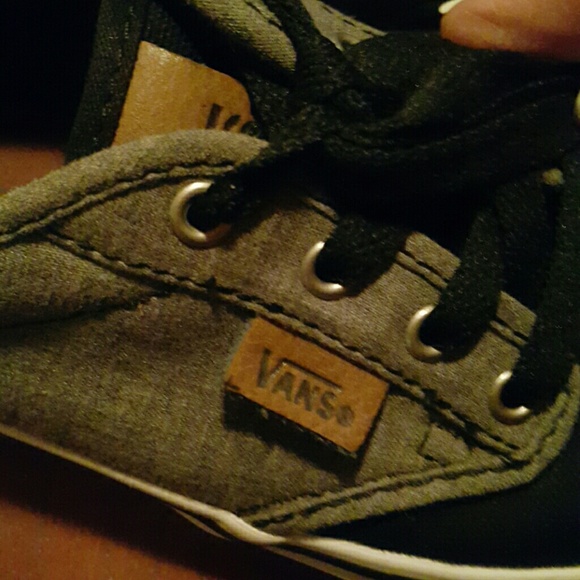 Vans - Picture 2 of 4